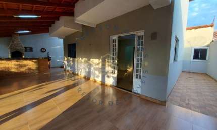 Casa para Venda em Caldas Novas, Estancia Itanhangá, 4 dormitórios, 2 suítes, 2 banheiros, 6 vagas