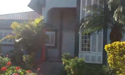 Casa de 380 metros quadrados no bairro Vacchi com 4 quartos