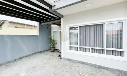 Casa com 3 quartos à venda na Avenida Londrina, 1245, Brejatuba, Guaratuba