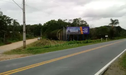 Terreno à venda na Avenida Saí Mirim, Barra do Saí, Guaratuba
