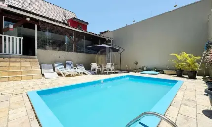 Casa com 4 quartos para alugar na Avenida São Luiz, 507, Centro, Guaratuba