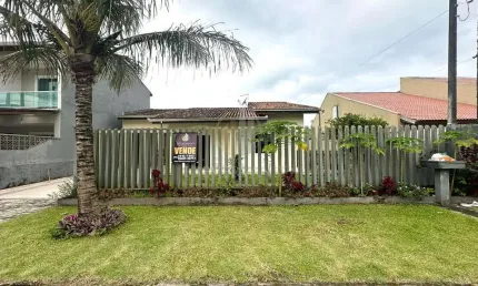 Casa com 3 quartos à venda na Rua Apucarana, 517, Brejatuba, Guaratuba