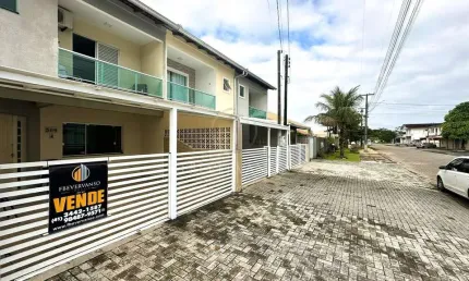 Casa com 3 quartos à venda na Rua Apucarana, 509, Brejatuba, Guaratuba