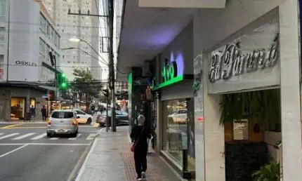 Apartamento à venda, em Balneário Camboriú na Av. Central por R$ 1.000.000.