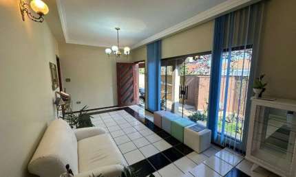 Casa com 4 dormitórios à venda, 250 m² por R$ 990.000,00 - Lago Parque - Londrina/PR