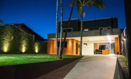 Casa a venda em Cambé, 3 dormitórios, 192 m² por R$ 820.000 - Jardim Vila Rica.