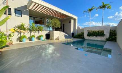 Casa com 3 suítes à venda, 300 m² por R$ 2.950.000 - Terras de Santana II - Londrina/PR