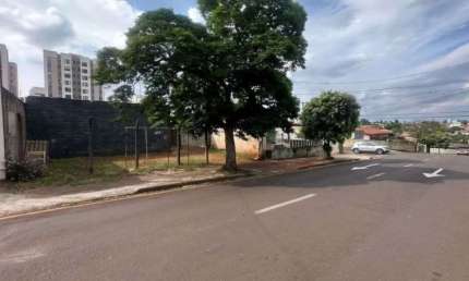 Terreno Comercial e Residencial à venda, 565 m² por R$ 448.000 - Vila Brasil - Londrina/PR