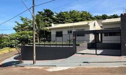Casa com 2 dormitórios à venda, 90 m² por R$ 435.000 - Jardim Colúmbia D - Londrina/PR