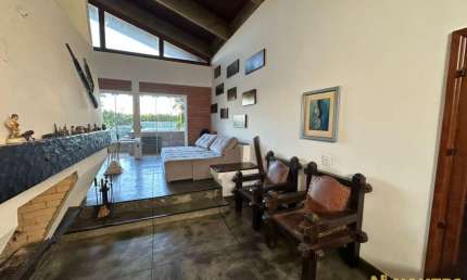 Casa a venda na Rua Nevada, Jardim Quebec, com 3 dormitórios sendo 1 suíte, Londrina