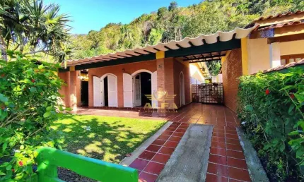 Casa à venda com 3 dormitórios - Condomínio com segurança e lazer - Jardim Albamar, Guarujá/SP