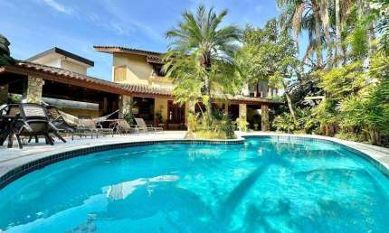 Casa à Venda no Acapulco em Guarujá | Alfa Imóveis Guarujá