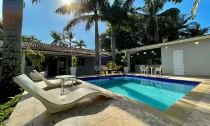 PERTO DO MAR - Casa na praia 4 Quartos 2 suítes Espaço Gourmet  Piscina  4 vagas