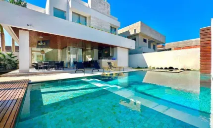 Alto padrão - casa à venda com 5 suítes - piscina, sauna e churrasqueira - condomínio com segurança e lazer - jardim acapulco, guarujá/sp