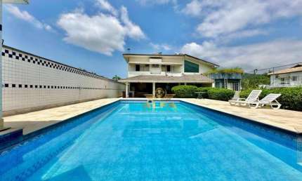 Casa com 5 Suítes à venda, Condomínio Jardim Acapulco, Guarujá.