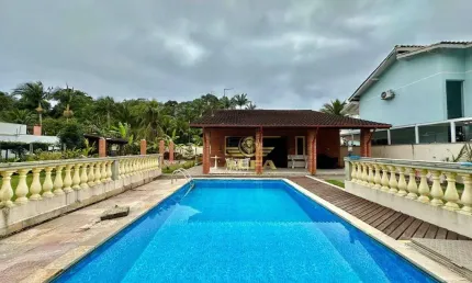 Casa à Venda no Pernambuco II em Guarujá | Alfa Imóveis Guarujá