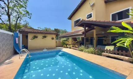 Casa à Venda no Pernambuco II em Guarujá | Alfa Imóveis Guarujá