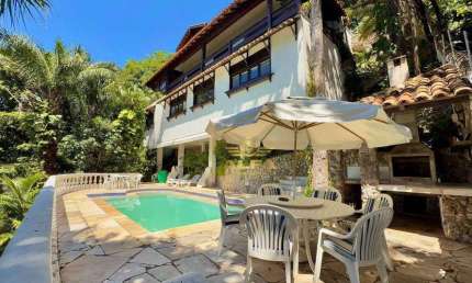Casa à venda na praia do Éden | Alfa imóveis Guarujá.