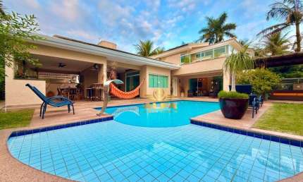 Casa à Venda no Pernambuco I em Guarujá | Alfa Imóveis Guarujá