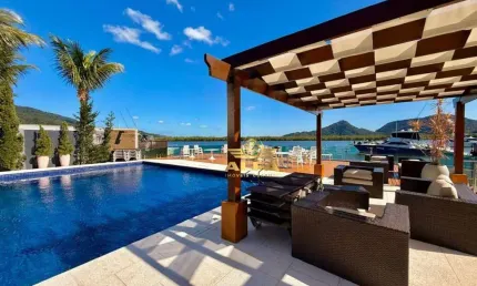 Casa à Venda na Marina Del Rey no Guarujá | Alfa Imóveis Guarujá