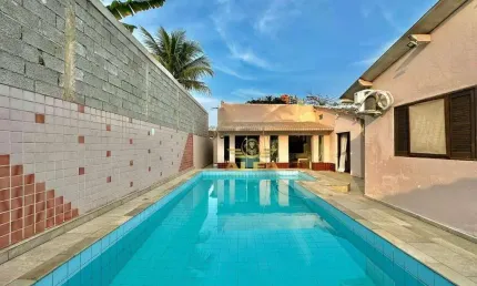 Casa  à venda na praia da Enseada | Alfa imóveis Guarujá
