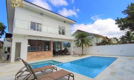 Casa à Venda no Pernambuco II em Guarujá | Alfa Imóveis Guarujá
