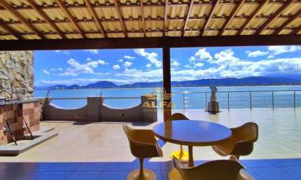 Casa à Venda na Peninsula em Guarujá | Alfa Imóveis Guarujá