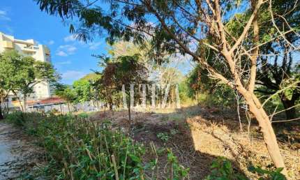 Terreno à venda no Jardim Paulista, Atibaia  por R$ 2.300.000