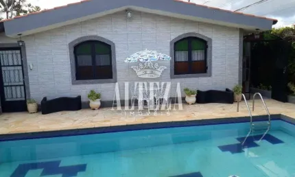 Casa com 3 quartos à venda na Vila Helena, Atibaia , 200 m2 por R$ 1.100.000