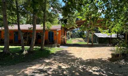 Chácara / sítio com 3 quartos à venda na Estrada da Cachoeira, 2000, Fazendinha, Campo Largo por R$ 1.369.000