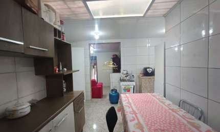 Casa com 3 quartos à venda na Rua José Rodrigues dos Passos, 1, Jardim São Vicente, Campo Largo por R$ 130.000