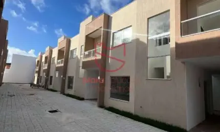 Duplex em ipitanga: seu refúgio particular a 200 metros da praia.