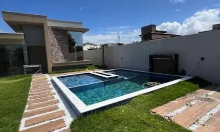 Casa Térrea na Barra do Jacuípe: Elegância e Conforto no Condomínio Parque das Árvores