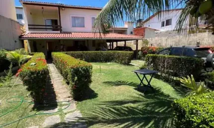 Casa solta duplex no bairro praia de ipitanga em uma ótima localização, rua super tranquila.