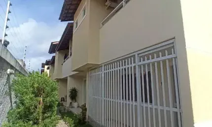 Casa com 3 suítes - Toda projetada - 550 metros da Orla de Vilas do Atlântico - Lauro de Freitas