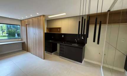 Apartamento Studio na avenida principal de buraquinho.