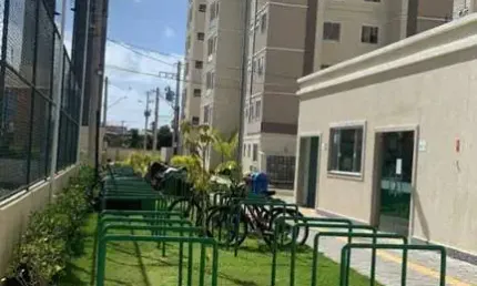 Apartamento á venda com 2/4, sendo 1 suíte no condomínio solar do porto.