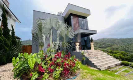 VENDA CASA EM CONDOMINIO FECHADO - BALNEÁRIO CAMBORIÚ