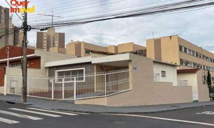 Impecável casa à venda em Ribeirão Preto-SP, Jardim Paulista: 3 quartos, 3 salas, 2 banheiros, 4 vagas de garagem, 177m².