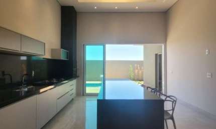 Venda de Casa em Condomínio de Luxo em Ribeirão Preto-SP, 4 suítes, 200m², Loteamento Terras de Florença.
