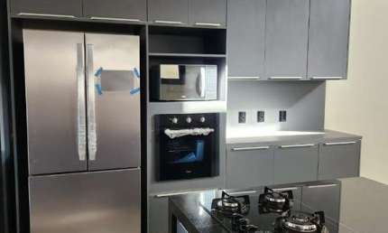 Casa em Condomínio de Alto Padrão no Residencial Alto do Castelo, Ribeirão Preto-SP  3 quartos, 3 suítes, 2 salas, 5 banheiros, 4 vagas de garagem  225,00 m²  Quer Imóvel Negócios Imobiliários
