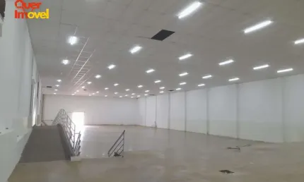 Galpão Comercial de 3 Banheiros, 2.700 m² na República, Ribeirão Preto-SP: Venda ou Locação.