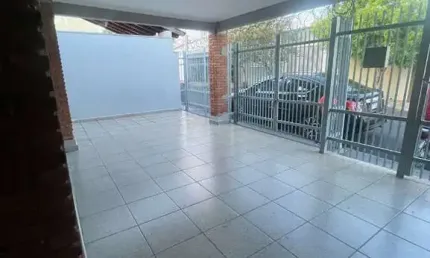 Casa à venda em Ribeirão Preto-SP, Vila Tibério: 3 quartos, 1 suíte, 2 salas, 2 banheiros, 2 vagas de garagem, 160m².