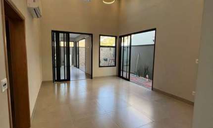 Casa em Condomínio de Luxo na Quinta da Primavera em Ribeirão Preto-SP: 3 quartos, 3 suítes, 2 salas, 4 banheiros, 4 vagas, 170m².