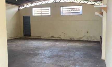 Galpão Comercial para Locação em Ribeirão Preto-SP, Bairro Parque Industrial Lagoinha: 1 Sala, 1 Banheiro, 4 Vagas, 100m²!
