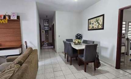 Apartamento à venda na Vila Mariana, Ribeirão Preto-SP: 3 quartos, 1 suíte, 2 salas, 3 banheiros, 2 vagas de garagem! Conheça! Quer Imóvel Negócios Imobiliários.