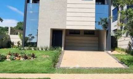 Luxuosa Casa em Condomínio à venda em Ribeirão Preto-SP, no Alphaville: 4 quartos, 4 suítes, 2 salas, 7 banheiros, 4 vagas de garagem, 498m² - Com Cinema Anfiteatro!