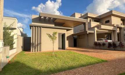 Casa em Condomínio à Venda em Ribeirão Preto-SP, Bairro Portal da Mata: 3 Quartos, 3 Suítes, 5 Banheiros, 4 Vagas, 150 m².
