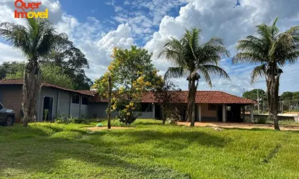 Chácara : 2 quartos, 2 suítes, 2 salas, 3 banheiros em condomínio de Ribeirão Preto, Recreio Internacional.