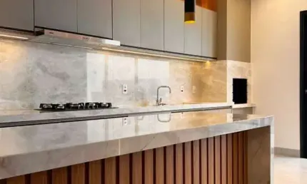 Imperdível oportunidade: Casa em condomínio à venda em Ribeirão Preto-SP, Jardim San Marco II! 3 quartos, 3 suítes, 1 sala, 5 banheiros, 4 vagas, 150m².